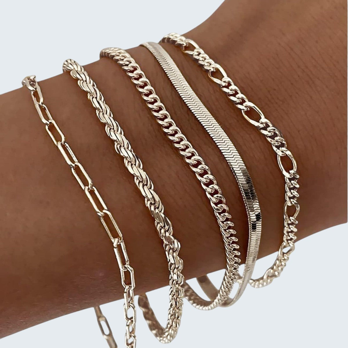 SET OF BRACELETS