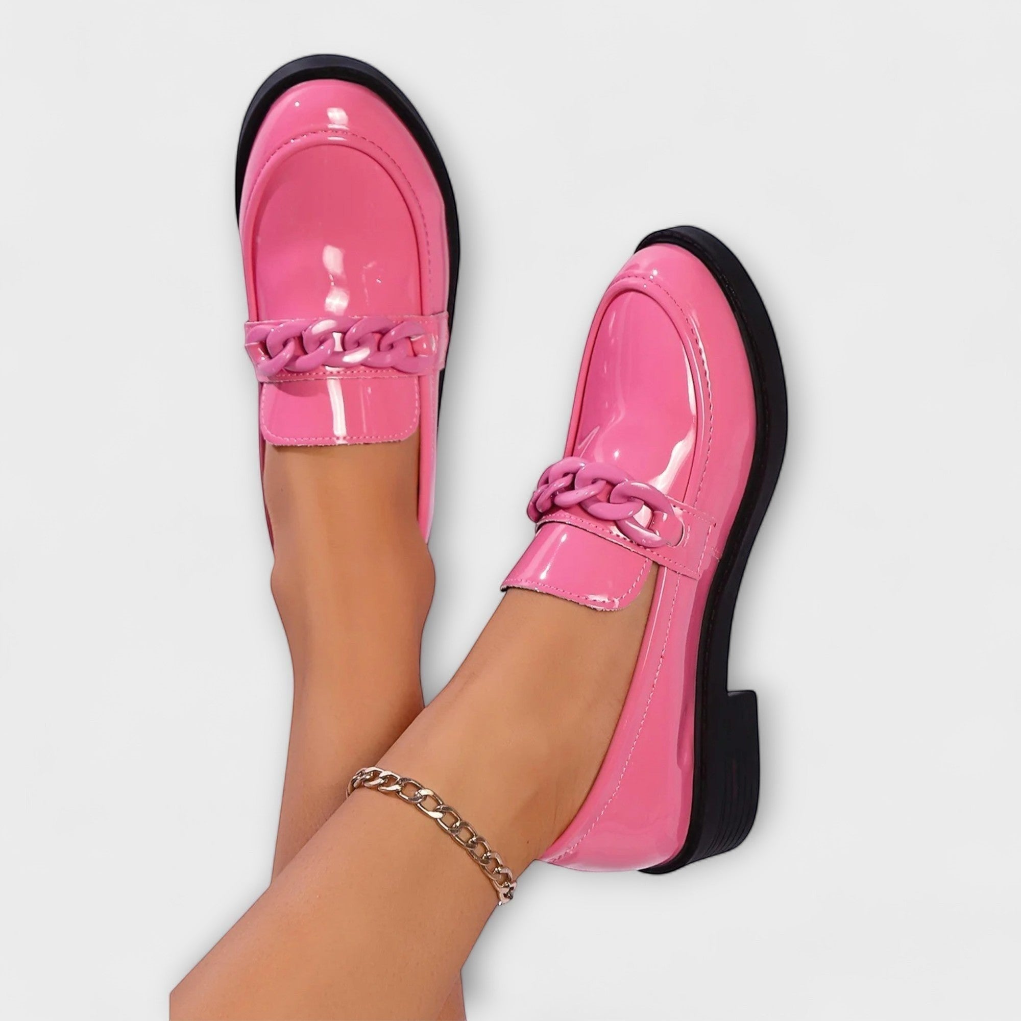 DELIA | GLOSSY LOAFERS