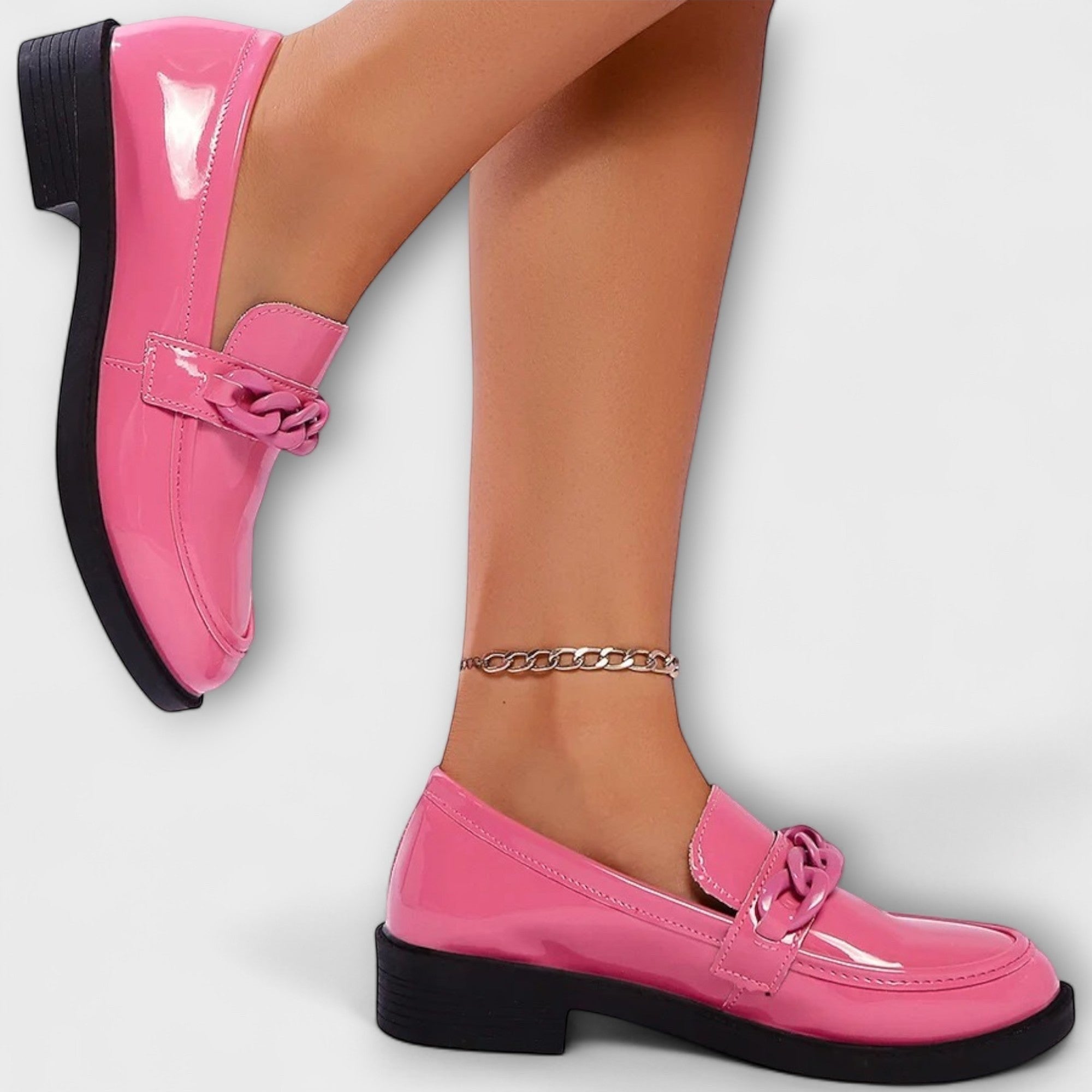 DELIA | GLOSSY LOAFERS