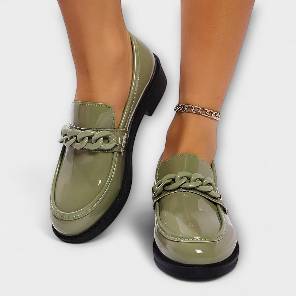 DELIA | GLOSSY LOAFERS