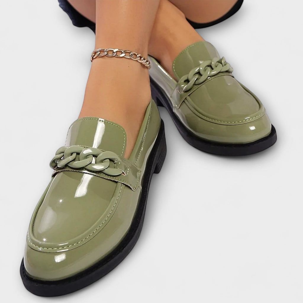 DELIA | GLOSSY LOAFERS